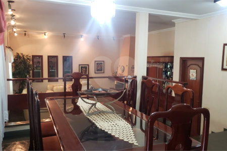 Sobrado à venda com 4 quartos, sendo 2 suítes, em Jardim Marajoara, São Paulo, SP