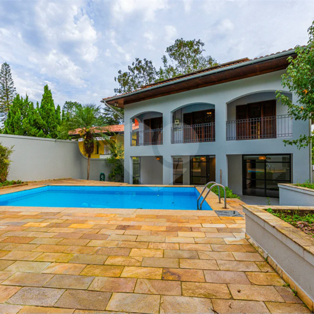Casa à venda com 4 quartos, sendo 2 suítes, em Jardim Marajoara, São Paulo, SP
