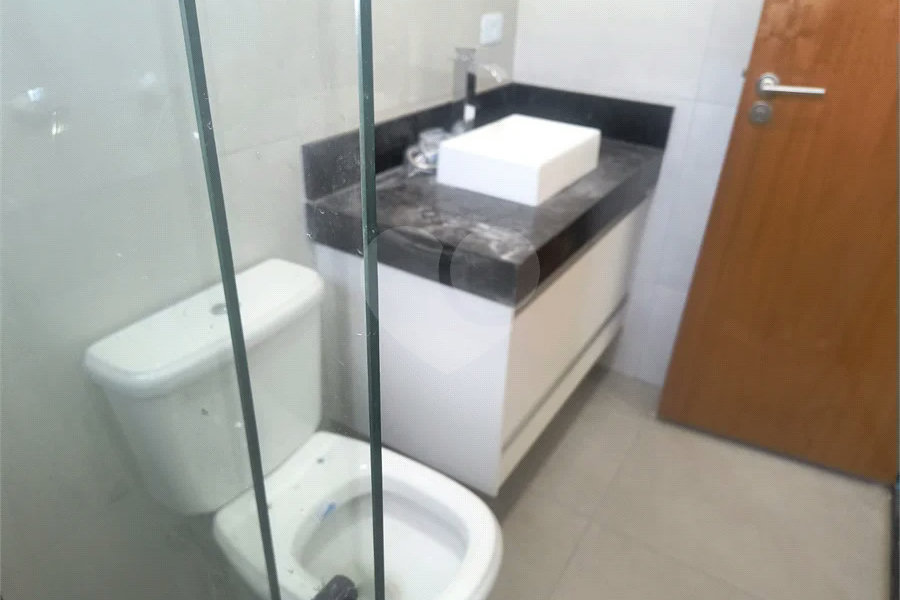 casa térrea, recém construida, 3 dormitórios sendo 1 suíte, 2 vagas de garagem, piscina e espaço gourmet