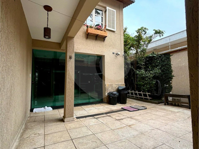Sobrado à venda com 3 quartos, sendo 1 suíte,  em Vila Albertina, São Paulo, SP