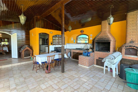 Sítio à venda com 4 quartos, sendo 2 suítes,  em Sorocamirim (canguera), São Roque, SP