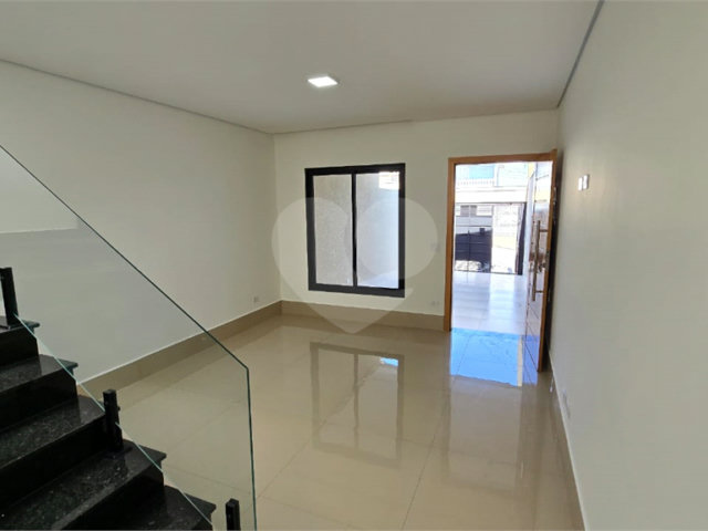 Sobrado à venda com 3 quartos, sendo 1 suíte,  em Jardim Maristela, São Paulo, SP