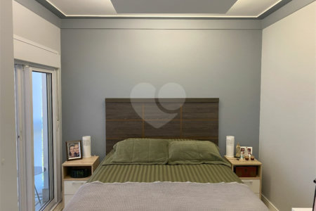 Apartamento à venda com 3 quartos, sendo 1 suíte,  em Vila Olímpia, São Paulo, SP