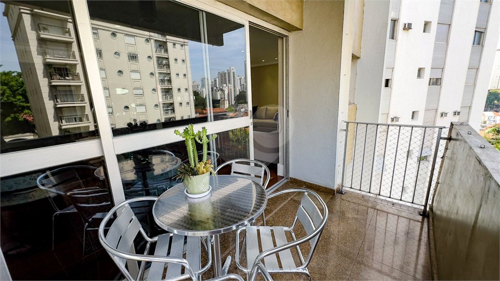 Apartamento à venda com 3 quartos, sendo 1 suíte, em Perdizes, São Paulo, SP