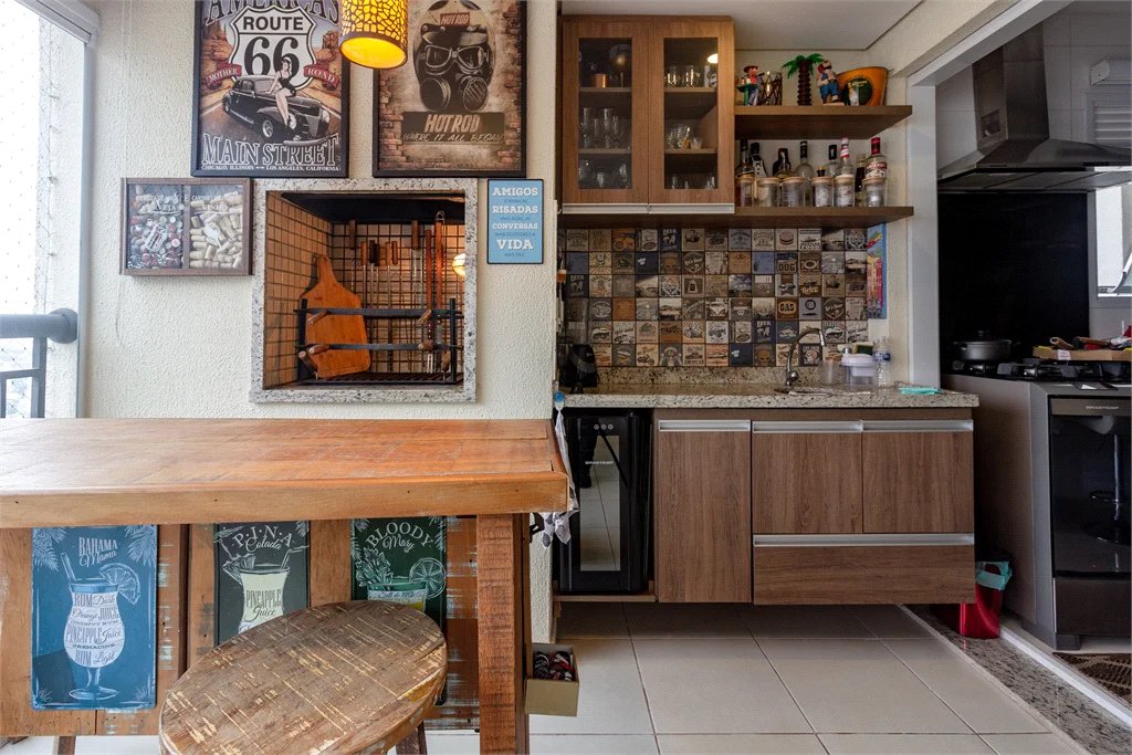 Apartamento à venda com 3 suítes em Parque Reboucas, São Paulo, SP