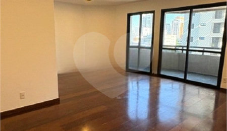 Apartamento à venda com 3 quartos, sendo 2 suítes,  em Moema, São Paulo, SP