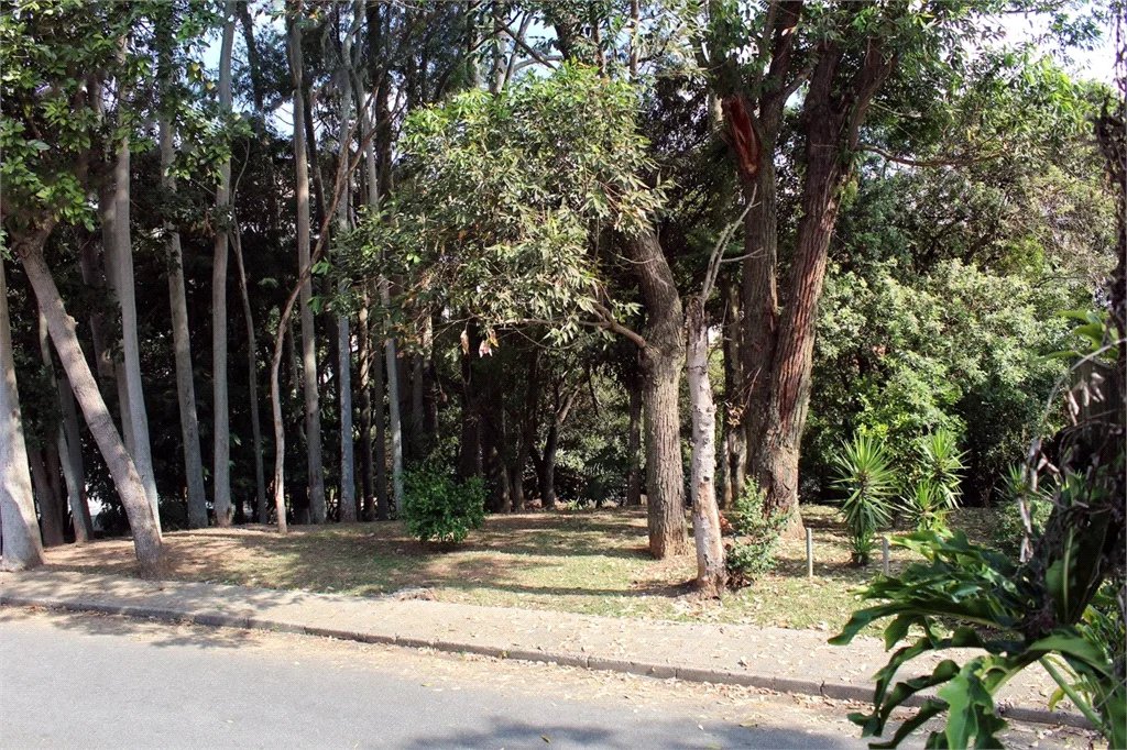 Casa à venda com 4 quartos, sendo 2 suítes,  em Jardim Leonor, São Paulo, SP