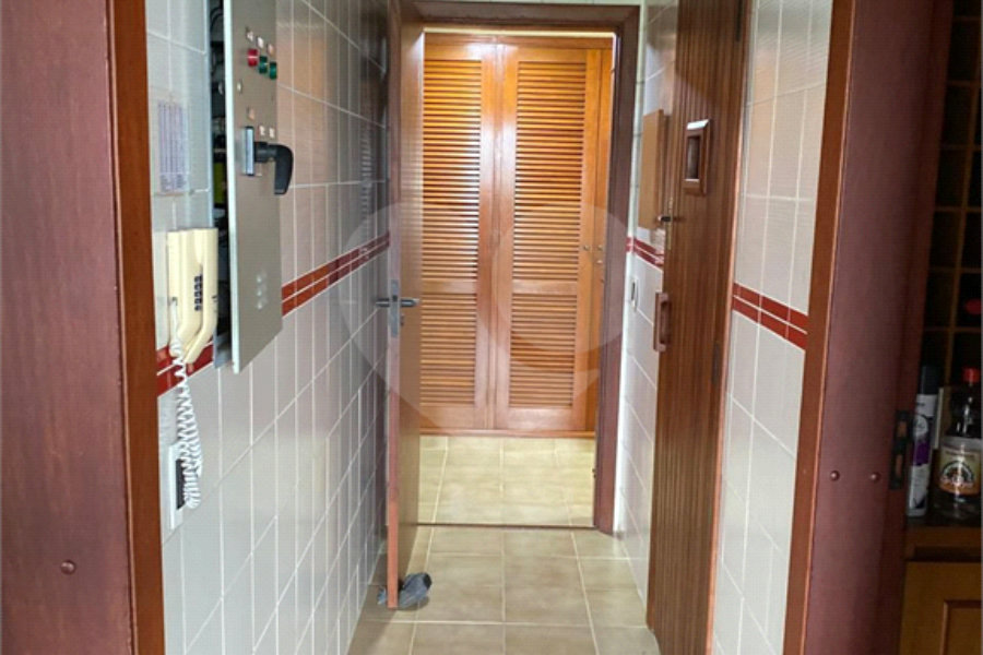 Apartamento à venda com 4 suítes em Jardim Astúrias, Guarujá, SP