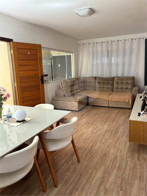 Sobrado à venda com 3 quartos em Montanhão, São Bernardo do Campo, SP