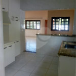 Casa em condomínio para alugar com 3 quartos, sendo 1 suíte, em Vila Petrópolis, Atibaia, SP