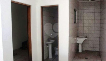 Sobrado à venda com 3 quartos, sendo 1 suíte,  em Vila Constança, São Paulo, SP