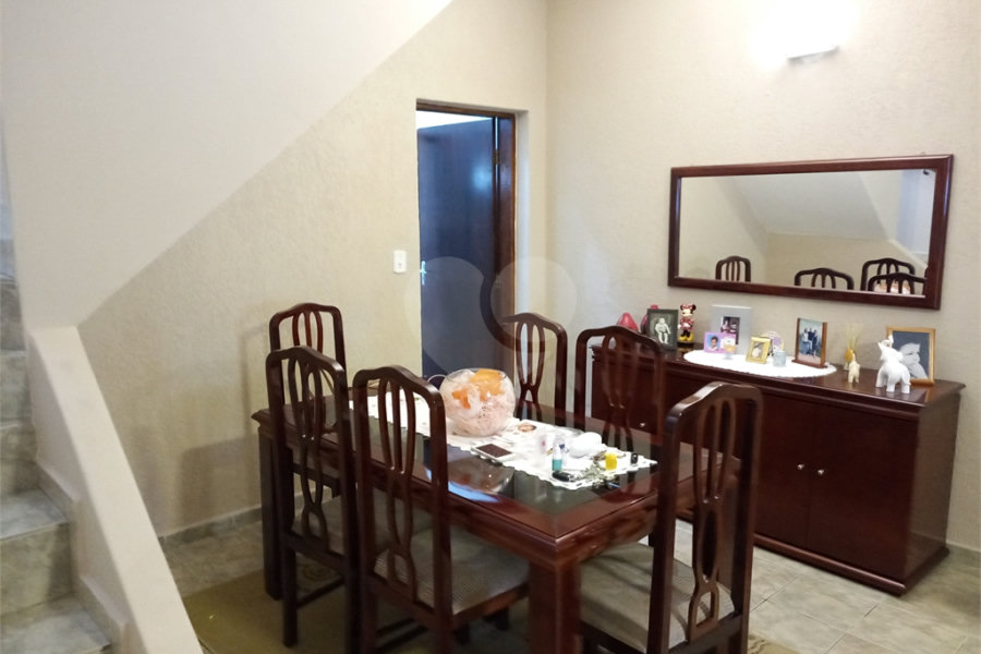 Sobrado à venda com 4 quartos em Horto, São Paulo, SP