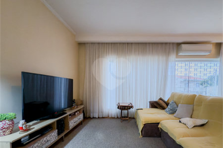 Casa à venda com 3 quartos, sendo 2 suítes,  em Jardim da Saúde, São Paulo, SP
