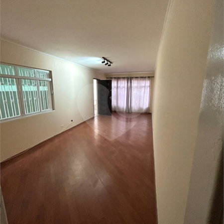 Sobrado em São Paulo com 140m², 4 dormitórios e 2 vagas de garagem