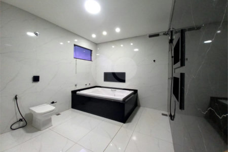 Casa à venda com 3 quartos, sendo 1 suíte,  em Vila Santa Catarina, Dourados, MS