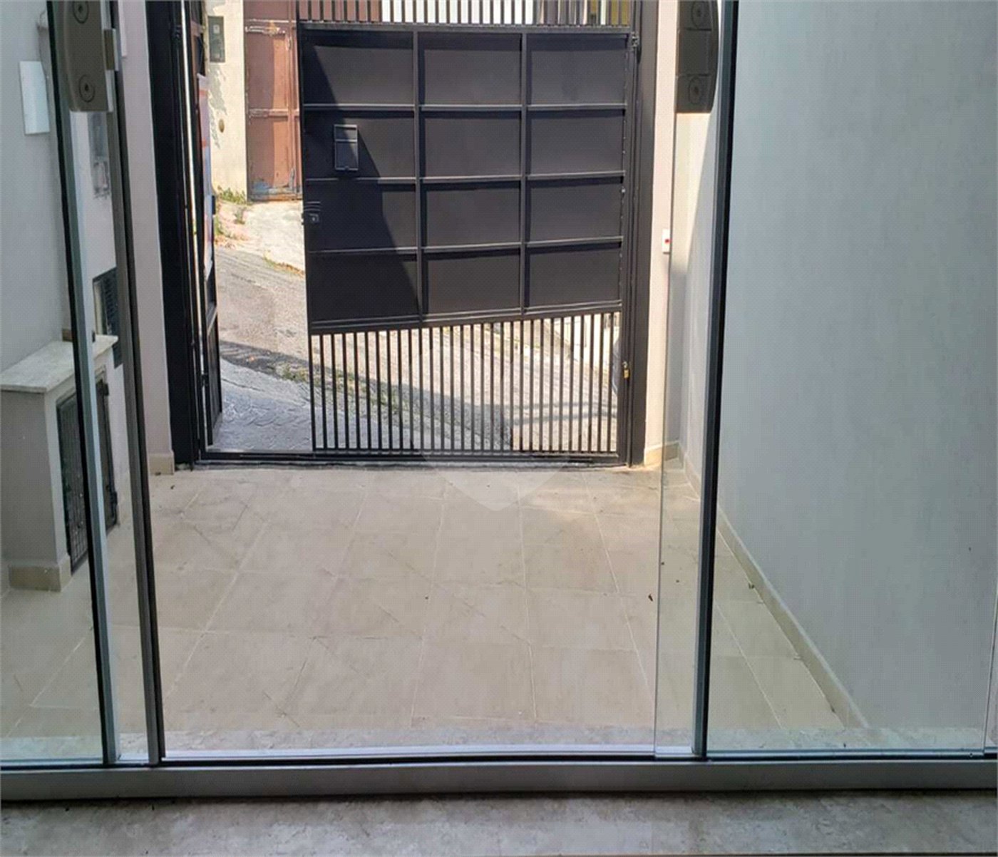 Sobrado à venda com 3 quartos, sendo 1 suíte, em Vila Romero, São Paulo, SP