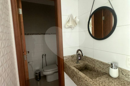 Sobrado à venda com 3 quartos, sendo 1 suíte, em Vila Nivi, São Paulo, SP