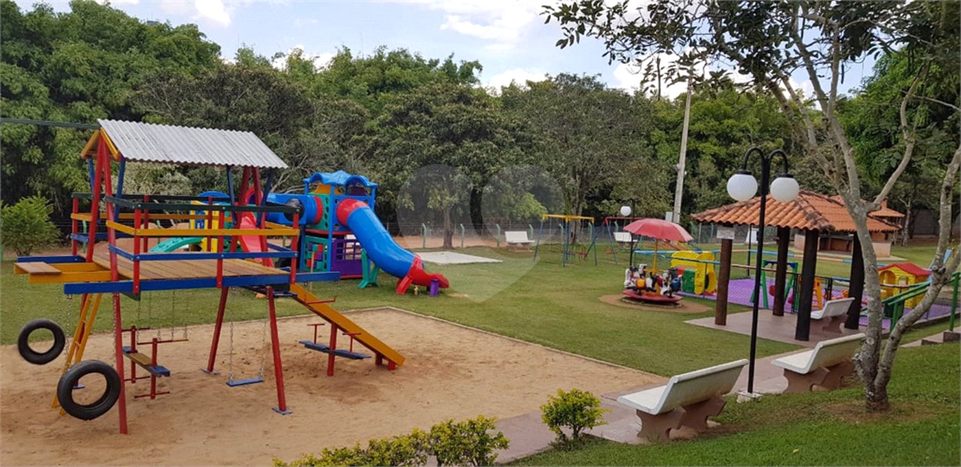 Casa à venda com 5 quartos, sendo 3 suítes, no condomínio Vinhas da Vista Alegre - Lado Sede, Vinhedo - SP