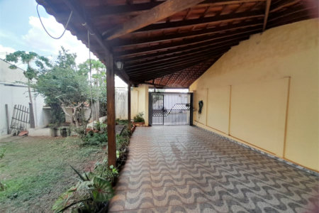 Sobrado à Venda no Parque Fehr – 3 Dormitórios e Área Gourmet em Rua Tranquila