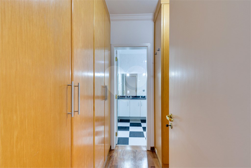 Casa para alugar com 4 quartos, sendo 2 suítes, no condomínio Cassiano Ricardo, São Paulo - SP