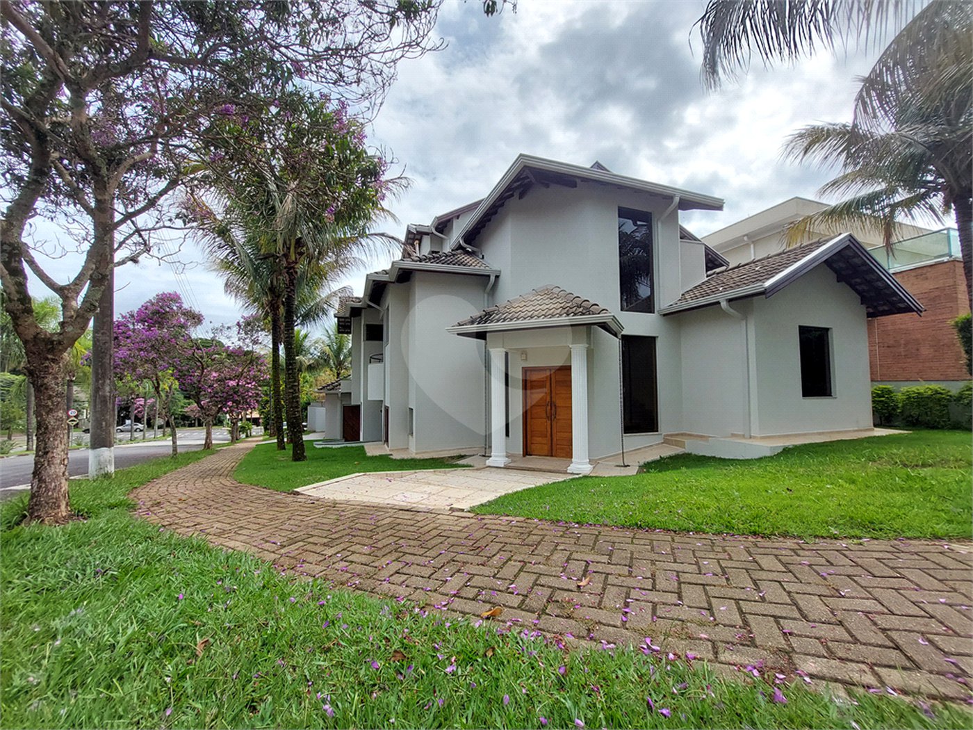 Casa à venda com 4 suítes no condomínio Reserva Colonial, Valinhos - SP