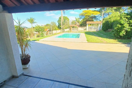 Casa à venda com 3 quartos, sendo 1 suíte, no condomínio Cafezal VI, Itupeva - SP