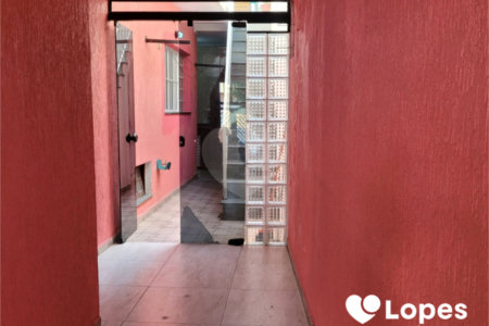Sobrado à venda com 3 quartos, sendo 1 suíte, em Jardim Pinheiros, São Paulo, SP