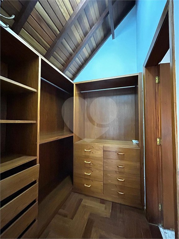 Casa à venda ou para alugar com 4 suítes no condomínio Vilaggio Monte Alegre, São Paulo - SP