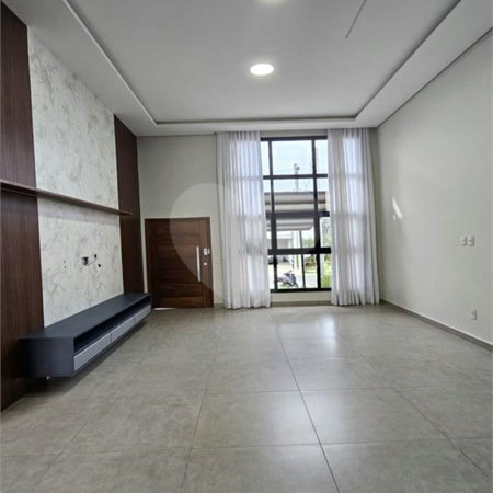 Casa à venda com 3 quartos, sendo 1 suíte, no condomínio Mantova, Indaiatuba - SP
