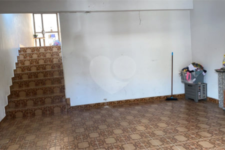 Casa à venda com 3 quartos, sendo 1 suíte, em Vila Marari, São Paulo, SP