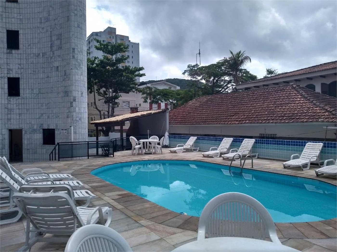 Apartamento Residencial à venda, Vila Maia, Guarujá - AP1033.