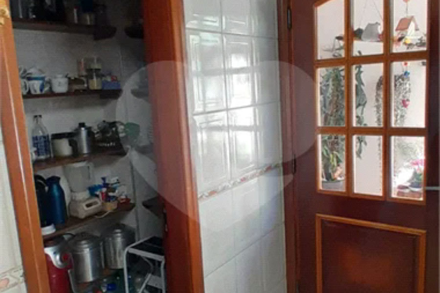 Sobrado à venda com 3 quartos, sendo 1 suíte, em Vila Isabela, Campos do Jordão, SP