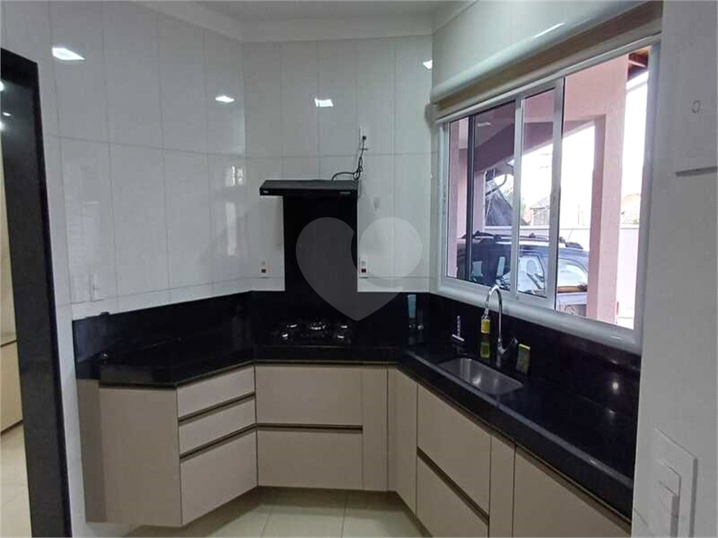 Sobrado à venda com 3 suítes em Residencial Monte Verde, Indaiatuba, SP