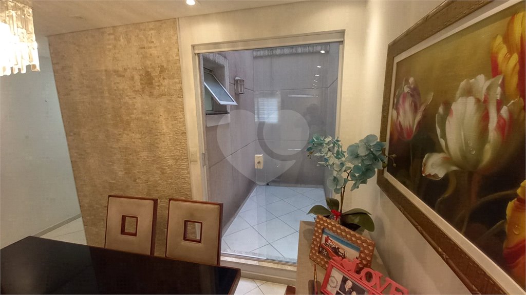 Sobrado à venda com 3 suítes em Vila Nivi, São Paulo, SP