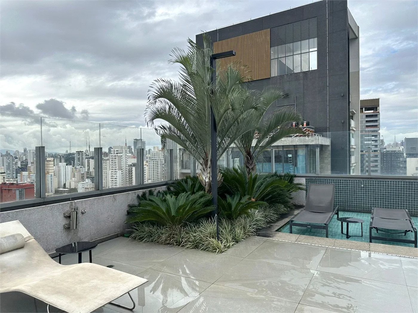 Apartamento à venda ou para alugar com 1 suíte em Pinheiros, São Paulo, SP
