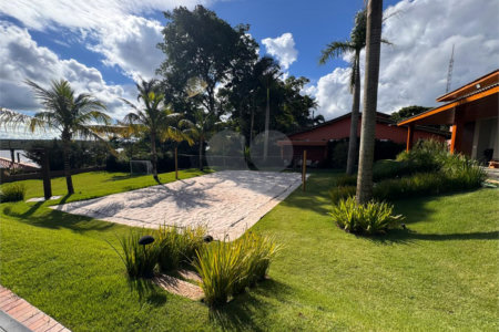 Casa à venda com 6 suítes no condomínio Vila Pinhal, Itirapina - SP