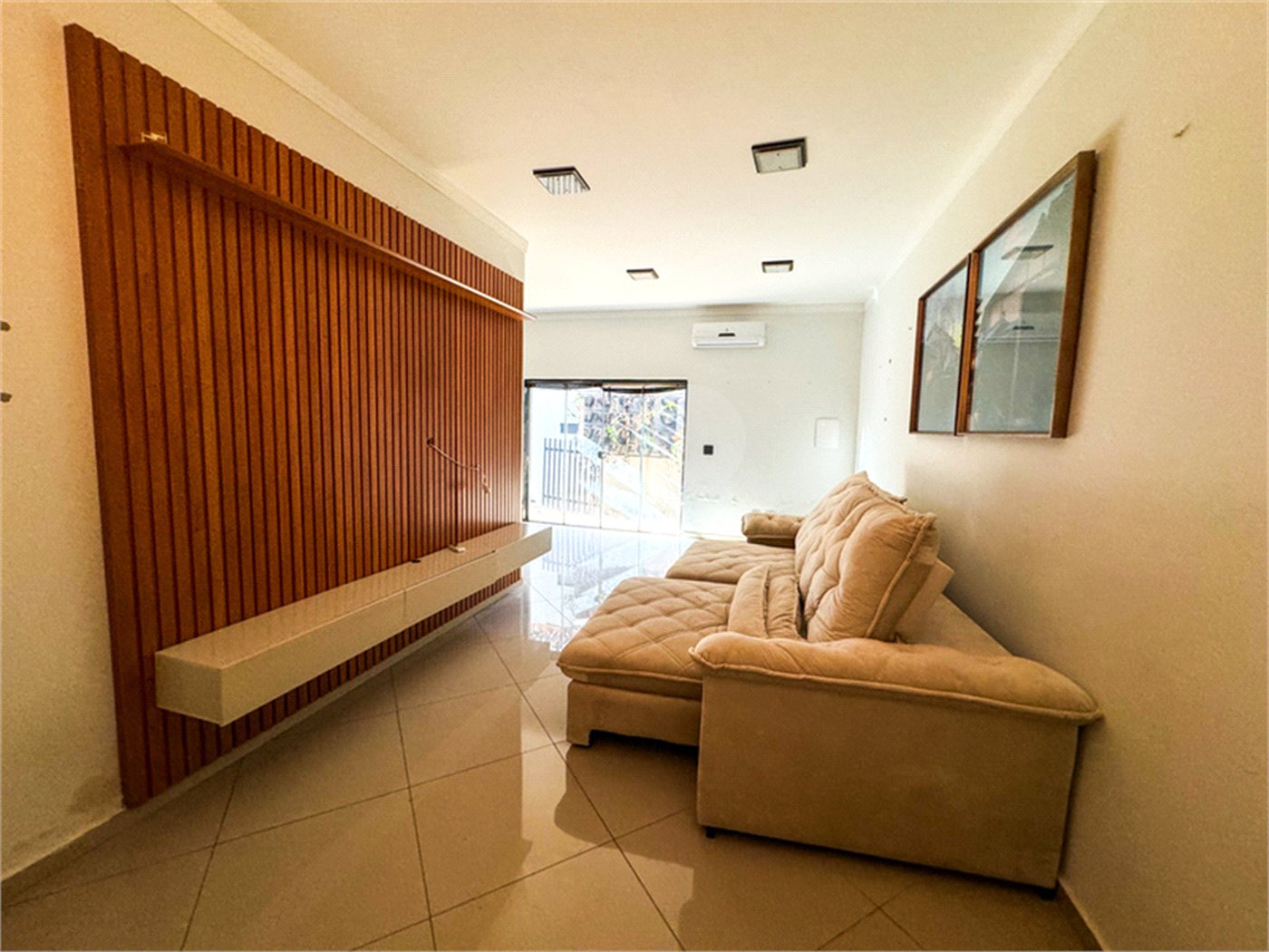 Casa à venda com 3 quartos, sendo 1 suíte, em Jardim Paranapunga, Três Lagoas, MS