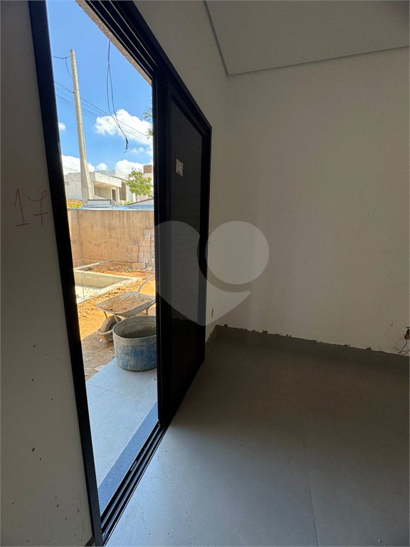 Casa à venda com 3 suítes no condomínio Reserva Central Parque, Salto - SP