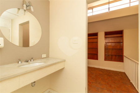 Sobrado à venda com 3 quartos, sendo 1 suíte, em Vila Olímpia, São Paulo, SP