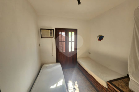 Casa em condomínio à venda com 2 quartos em Geribá, Armação dos Búzios, RJ