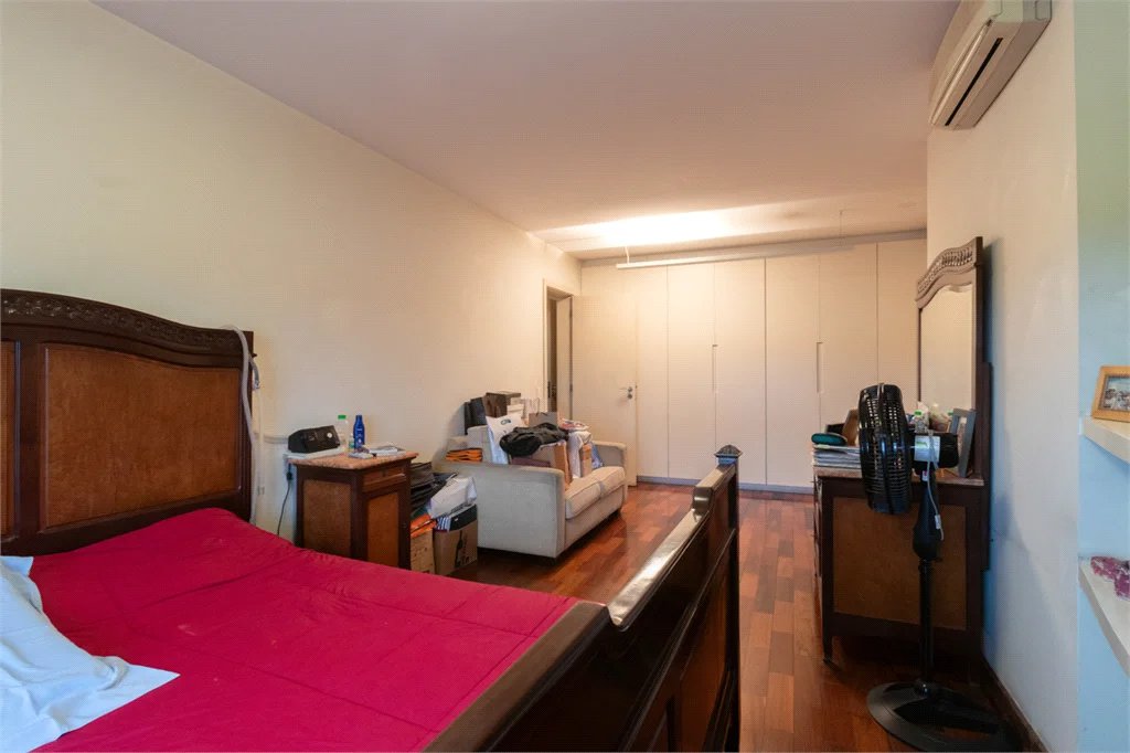 Apartamento à venda com 4 quartos, sendo 2 suítes, em Alto de Pinheiros, São Paulo, SP