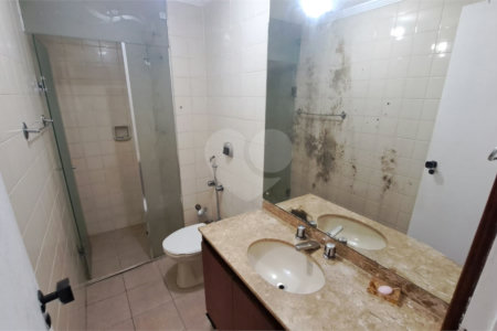 Apartamento à venda com 3 quartos, sendo 1 suíte, em Vila Mariana, São Paulo, SP
