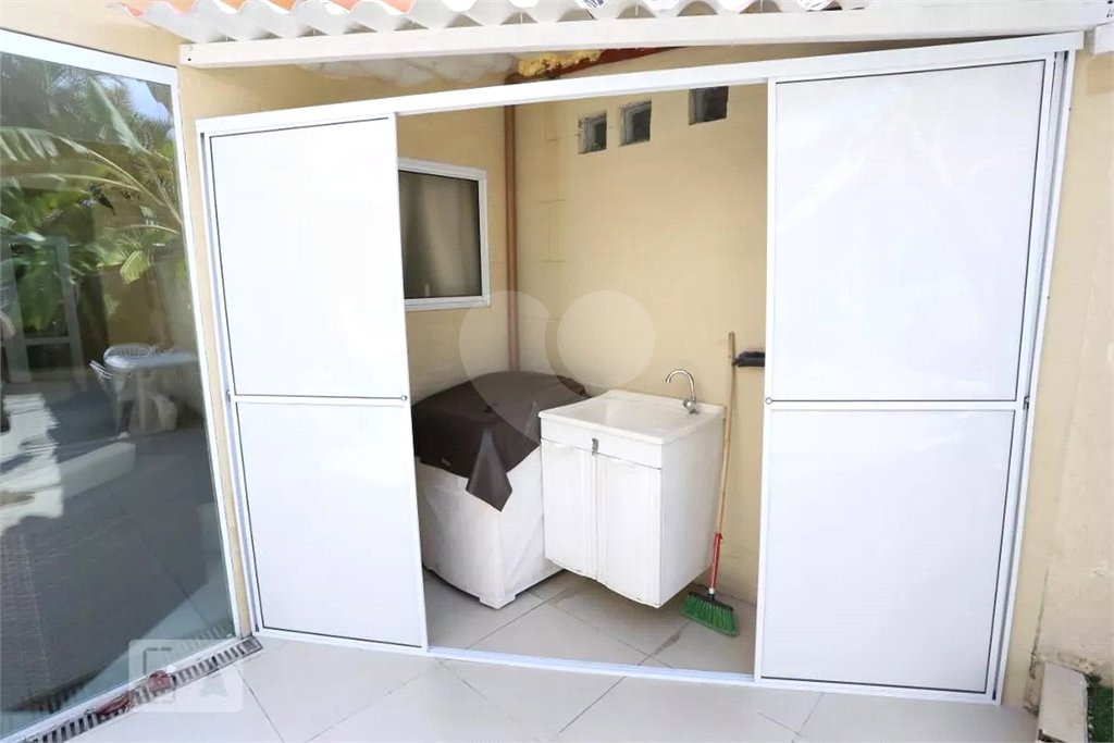 Sobrado à venda com 6 quartos, sendo 5 suítes, em Vila Paranaguá, São Paulo, SP