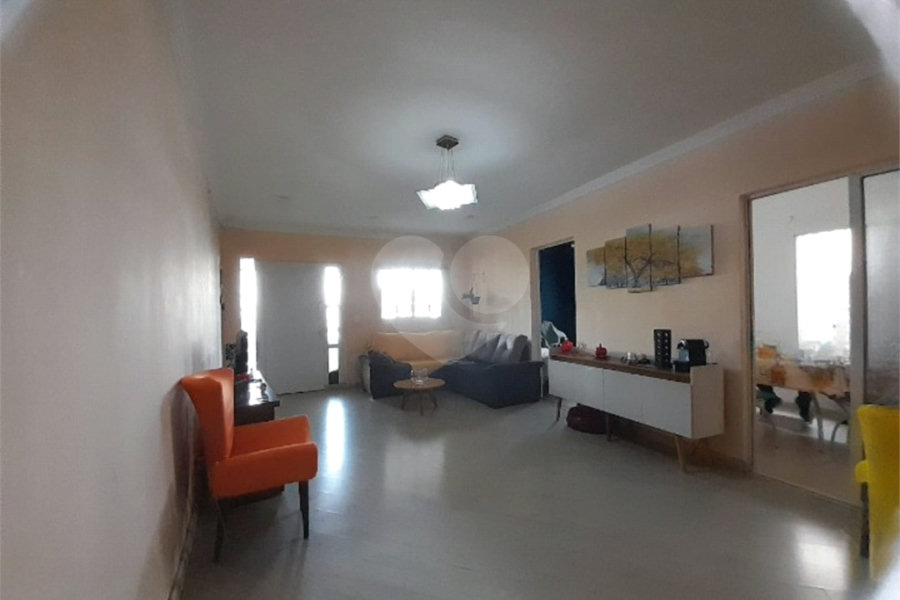 Sobrado à venda com 3 quartos, sendo 1 suíte,  em Saúde, São Paulo, SP