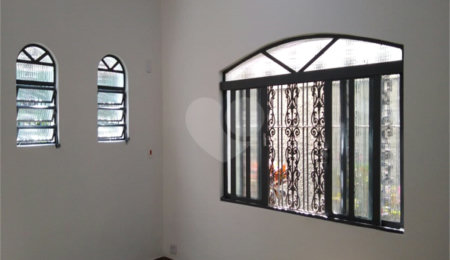Sobrado à venda com 3 quartos, sendo 1 suíte, em Alto da Boa Vista, São Paulo, SP