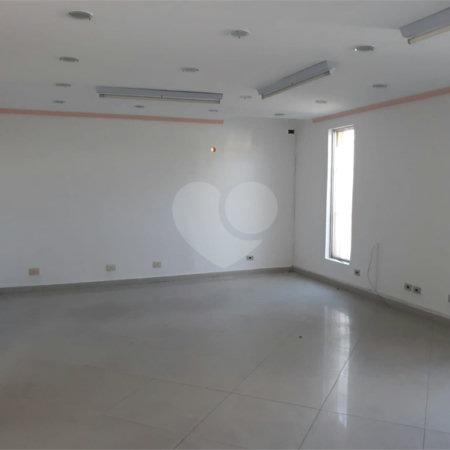 Sobrado para alugar com 4 quartos no Centro, São Roque, SP