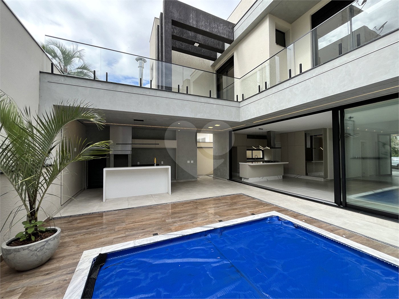 Casa à venda com 4 suítes no condomínio Mont Blanc, Sorocaba - SP