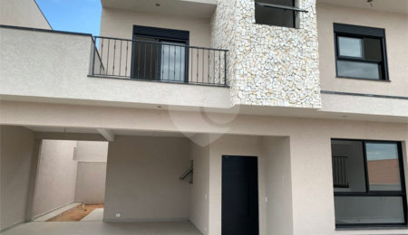 Casa à venda com 3 suítes no condomínio Residencial Celina, Atibaia - SP