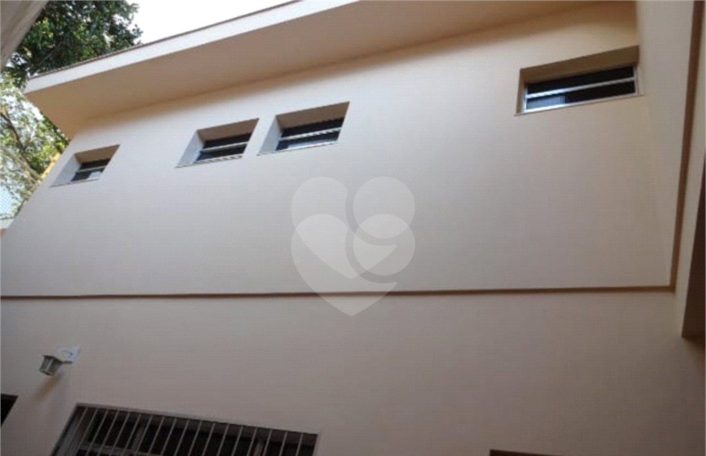 Sobrado à venda com 3 quartos, sendo 1 suíte, em Jardim São Luís, São Paulo, SP