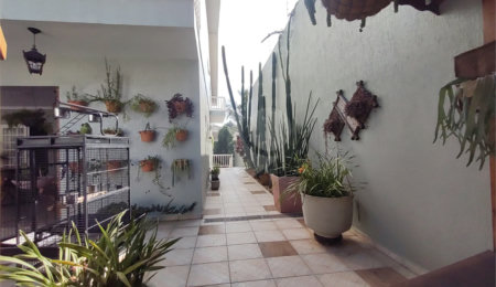 Sobrado à venda com 4 quartos, sendo 2 suítes,  em Interlagos, São Paulo, SP